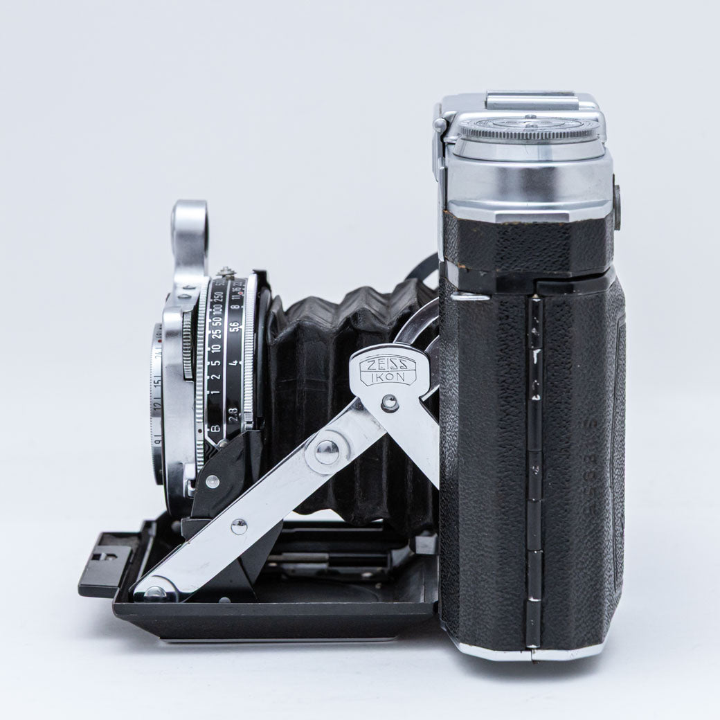 Zeiss Ikon ユニバーサルスーパーシックスV型 (Super Ikonta 533/16)