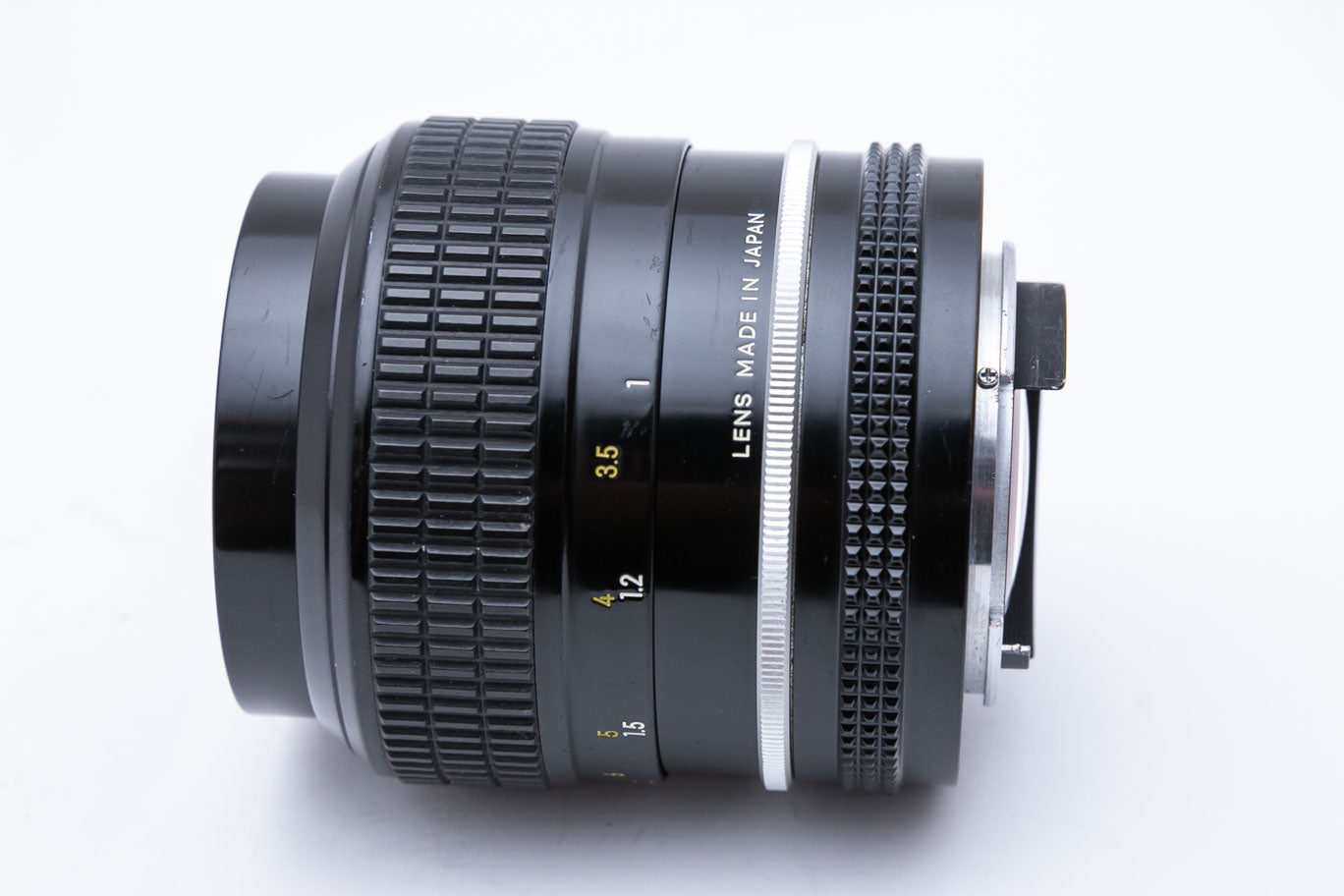 Nikon New Nikkor 105mm F2.5 (非Ai)