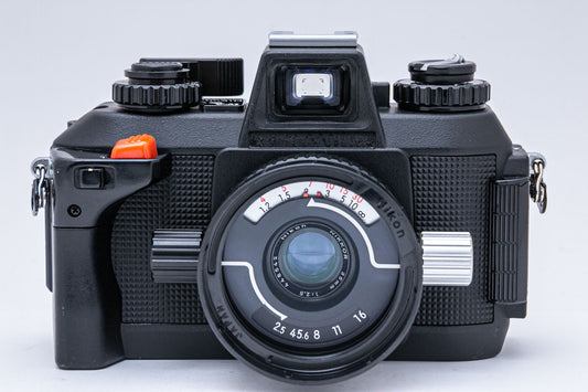 Nikon Nikonos IV-A, Nikkor 35mm F2.5付き