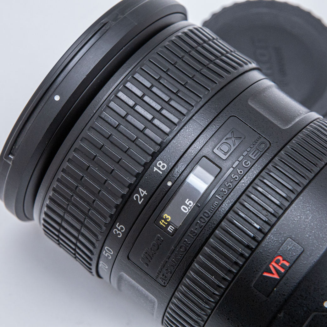 Nikon AF-S DX 18-200mm F3.5-5.6 G ED VR